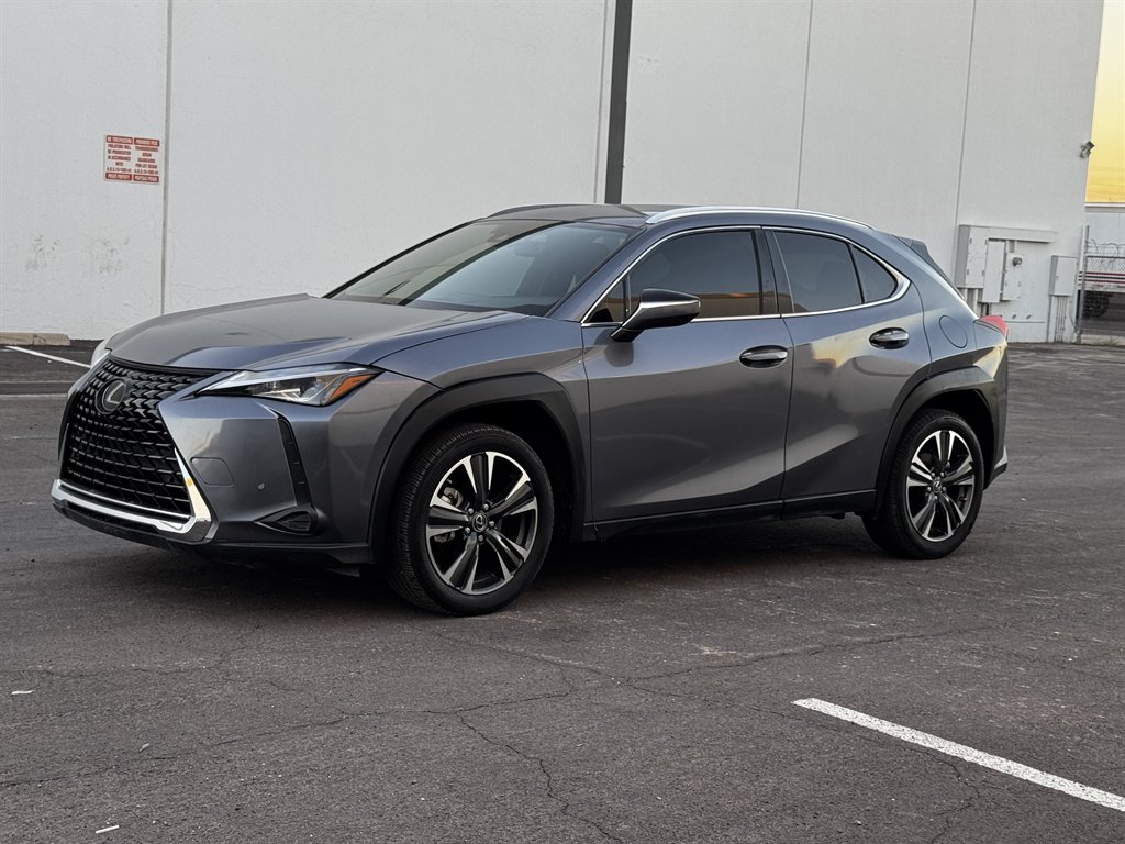 2021 Lexus UX 200's photo