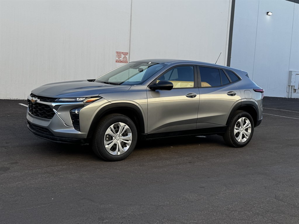 2024 Chevrolet Trax LS's photo