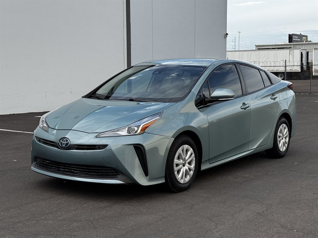 2020 Toyota Prius LE