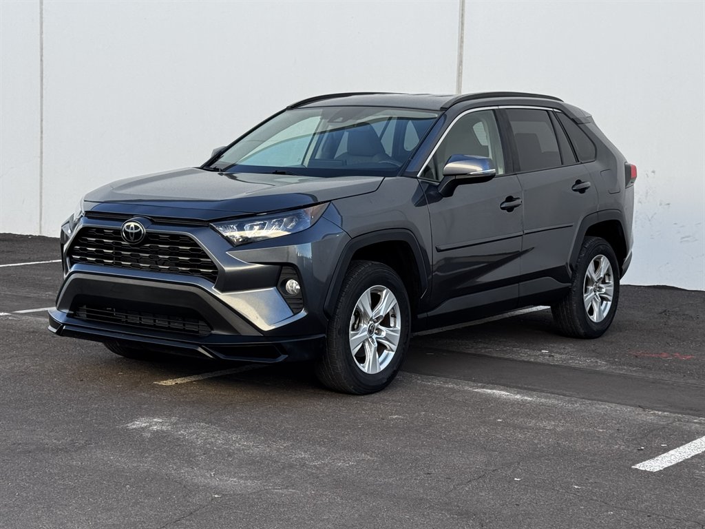 2021 Toyota RAV4 XLE FWD's photo
