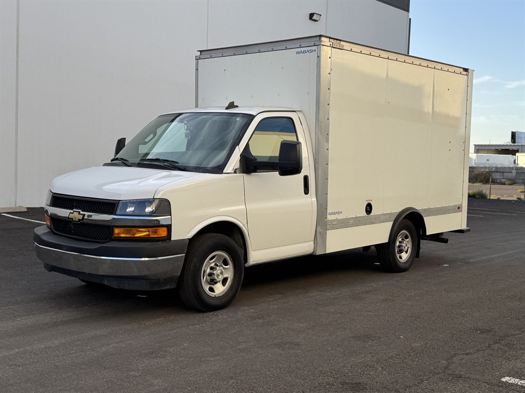 2023 Chevrolet Express Cutaway Base's photo