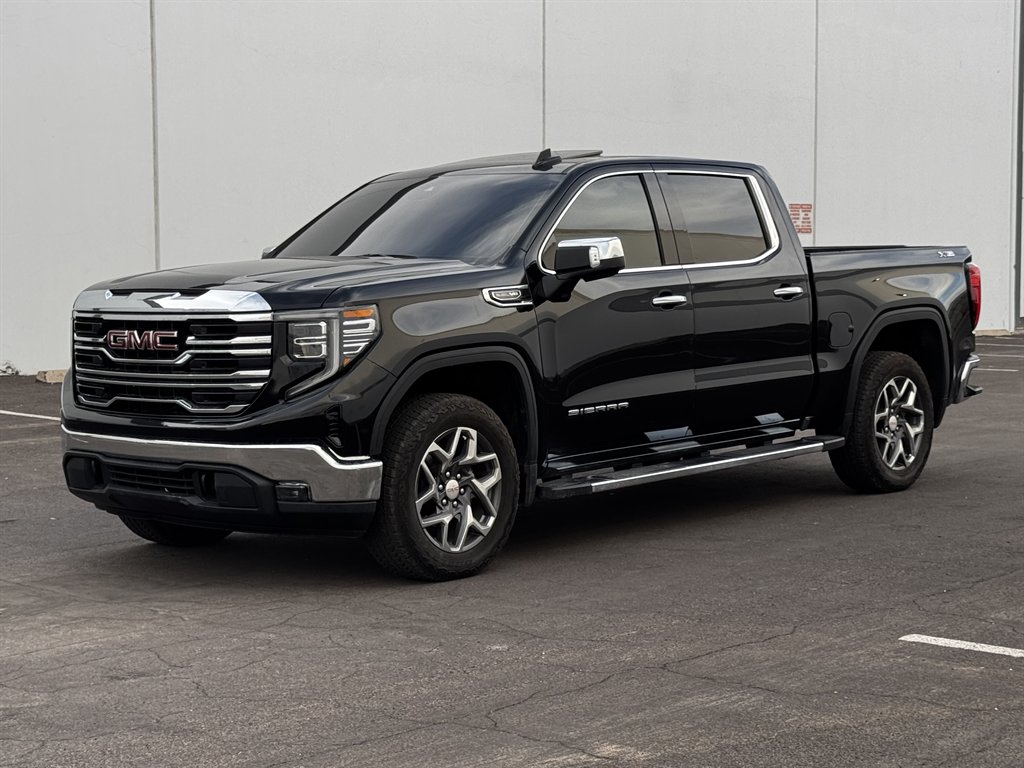 2025 GMC Sierra 4WD Crew Cab Short Box SLT's photo