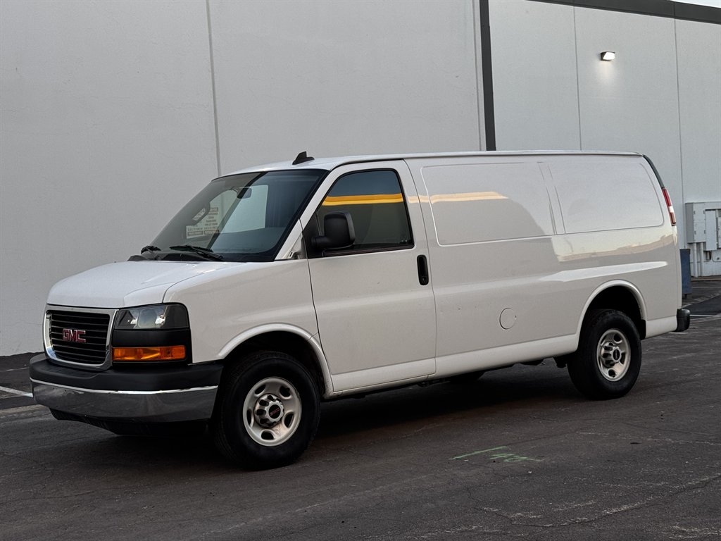 2023 GMC Savana Cargo Work Van's photo