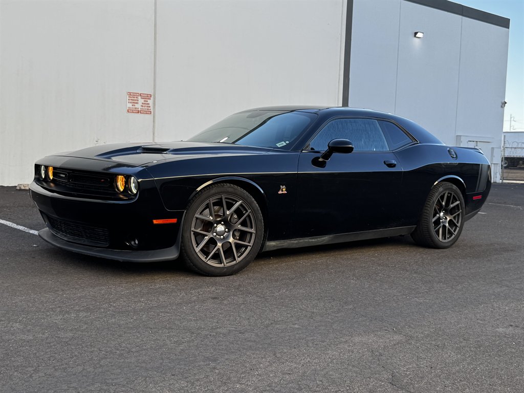 2016 Dodge Challenger Scat Pack's photo