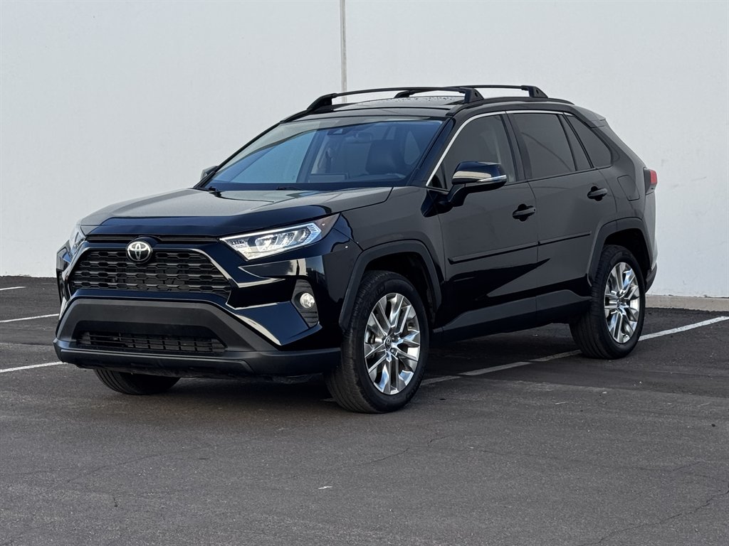 2021 Toyota RAV4 XLE FWD's photo