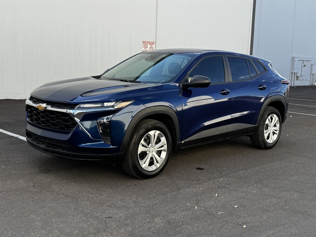 2024 Chevrolet Trax LS's photo
